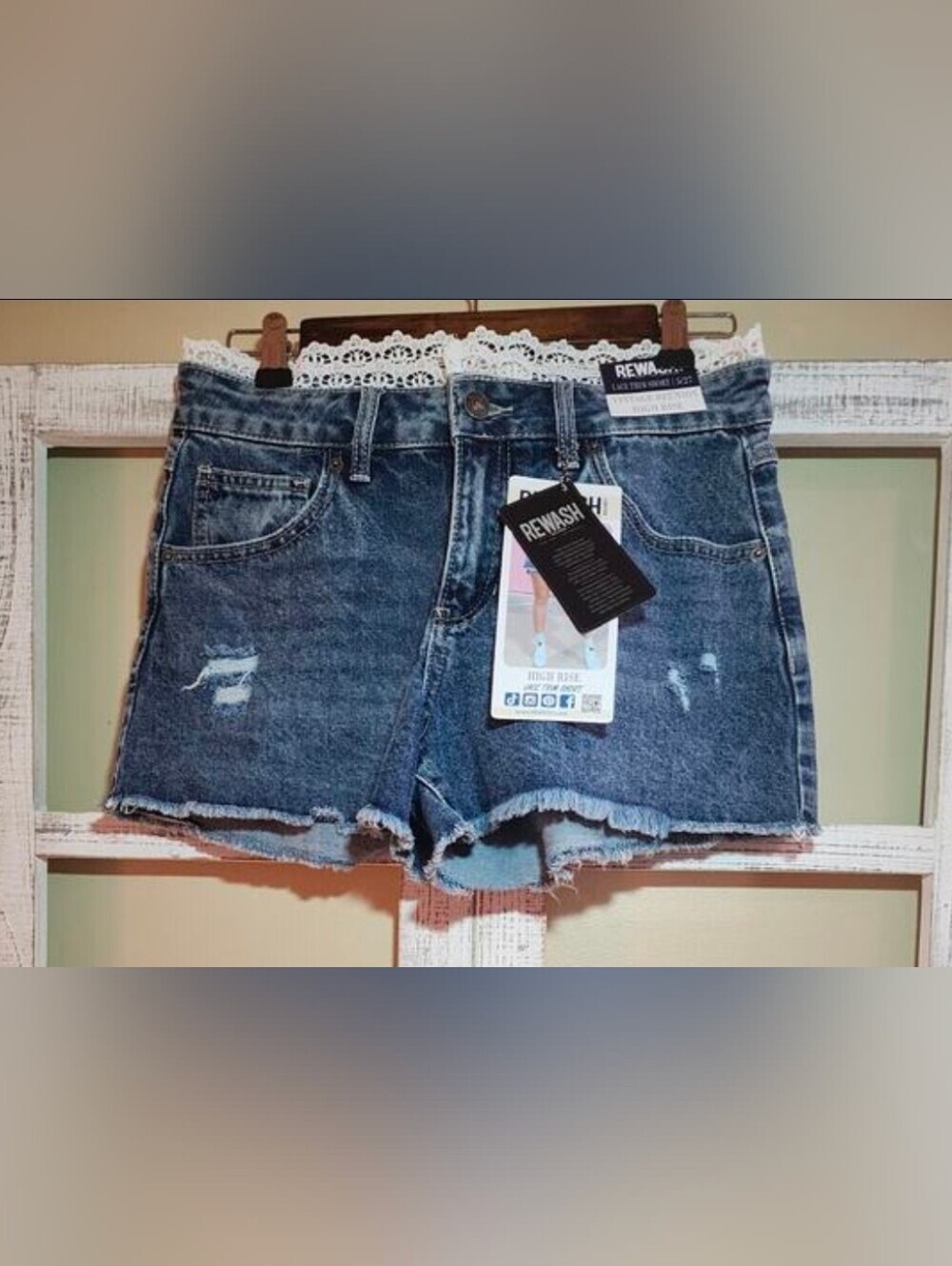 NWT Rewash Vintage Reunion High Rise Lace Trim Denim Shorts Women's Distressed